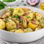 شام امشب با من: سالاد سیب‌زمینی اتریشی؛ طعمی متفاوت و هیجان‌انگیز!