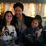 سلفی جدید و صمیمی شاهرخ استخری در کنار پناه و نبات؛ بازتاب یک لحظه خانوادگی در فضای مجازی!