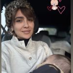 قاب گرم مادرانه: سلفی جدید مونا کرمی و پسرش در یک عصر پاییزی!