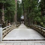 اوکونویین: آرامگاه ابدی بودا در دل کوهستان مه‌آلود