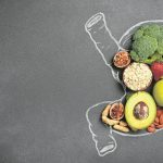 تأثیر غذا بر بوی بدن و نفس | چه خوراکی‌هایی بوی ما را تغییر می‌دهند؟