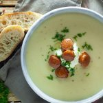 سوپ کارتوفل: غذای گرم و دل‌چسب آلمانی که باید امتحان کنید!